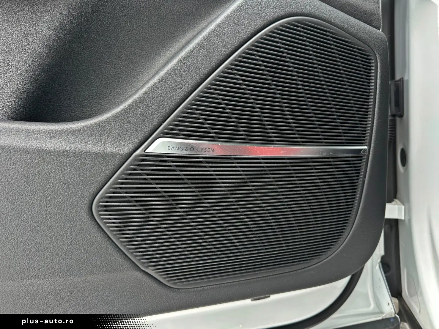 AUDI Q8 55TFSI qu S LINE PANO STANDHZ AHK MATRIX B&O