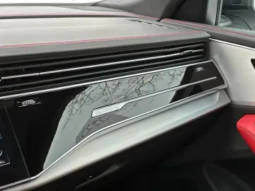 AUDI Q8 55TFSI qu S LINE PANO STANDHZ AHK MATRIX B&O