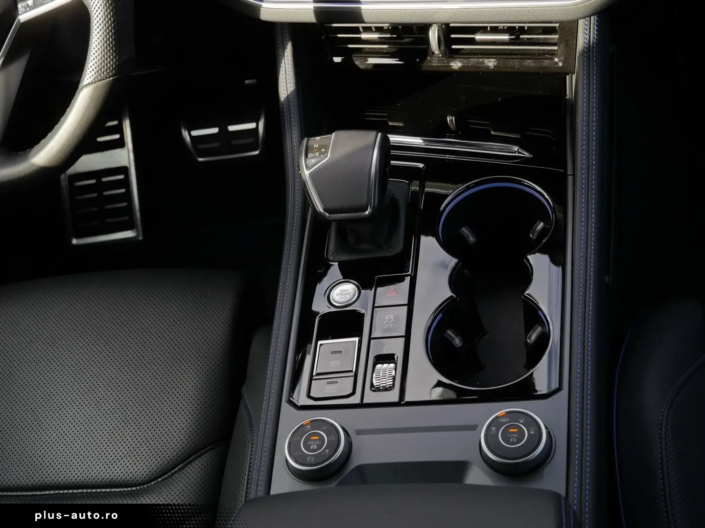 VW Touareg R eHybrid V6 AHK Pano HuD LED Massage