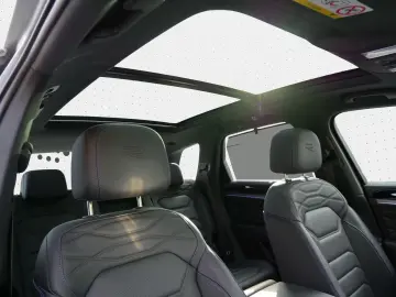 VW Touareg R eHybrid V6 AHK Pano HuD LED Massage