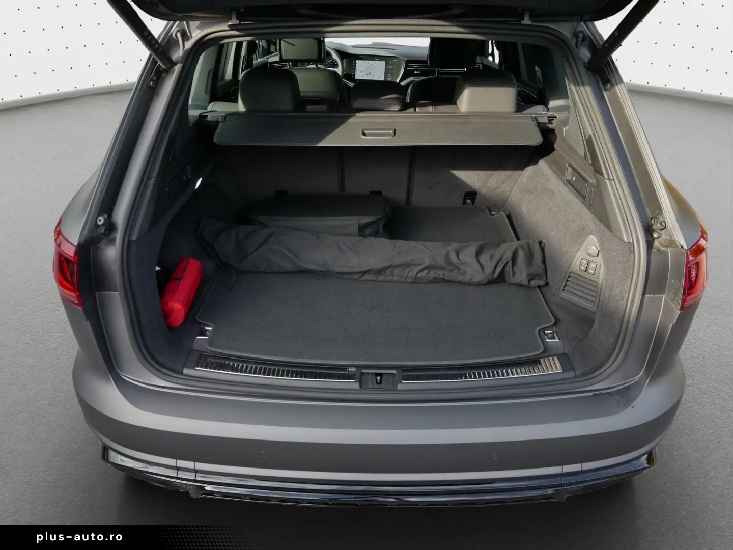 VW Touareg R eHybrid V6 AHK Pano HuD LED Massage