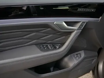 VW Touareg R eHybrid V6 AHK Pano HuD LED Massage