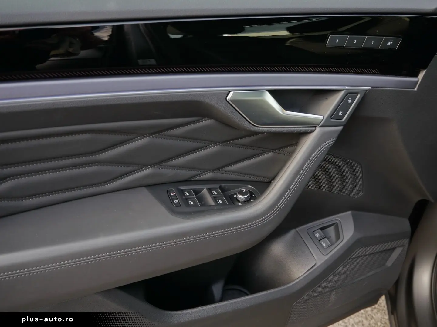 VW Touareg R eHybrid V6 AHK Pano HuD LED Massage