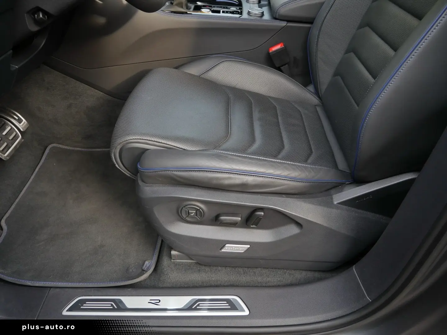 VW Touareg R eHybrid V6 AHK Pano HuD LED Massage