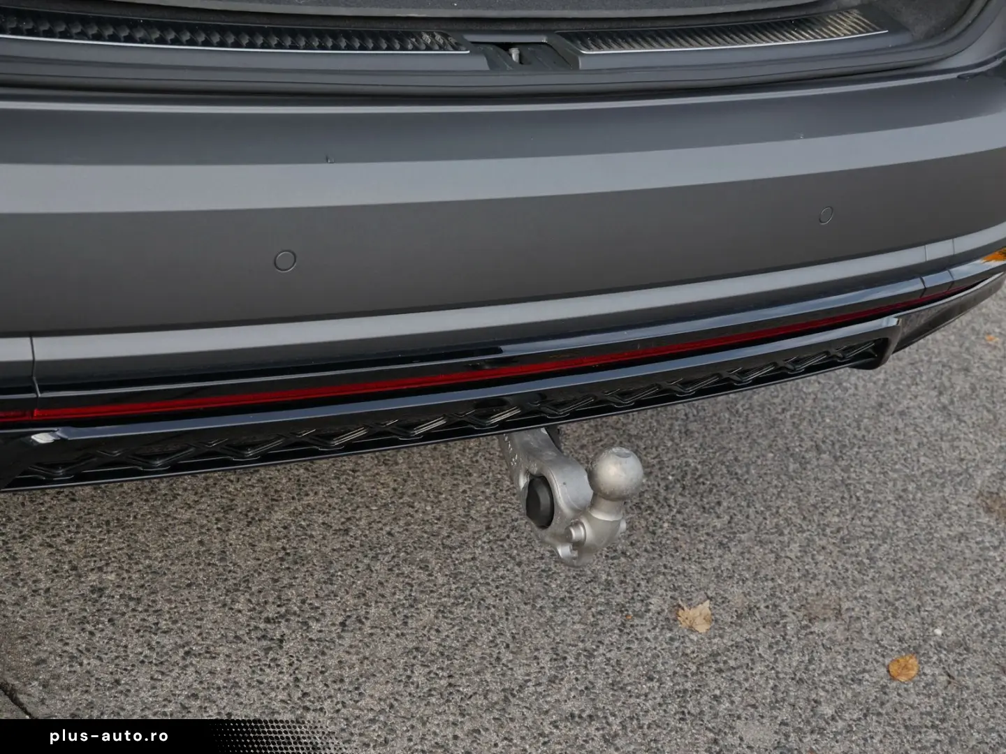 VW Touareg R eHybrid V6 AHK Pano HuD LED Massage