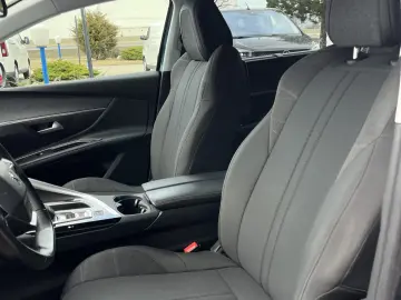 PEUGEOT 5008 SUV ALLURE 1.5 BLUEHDI FAP STT 130 CP