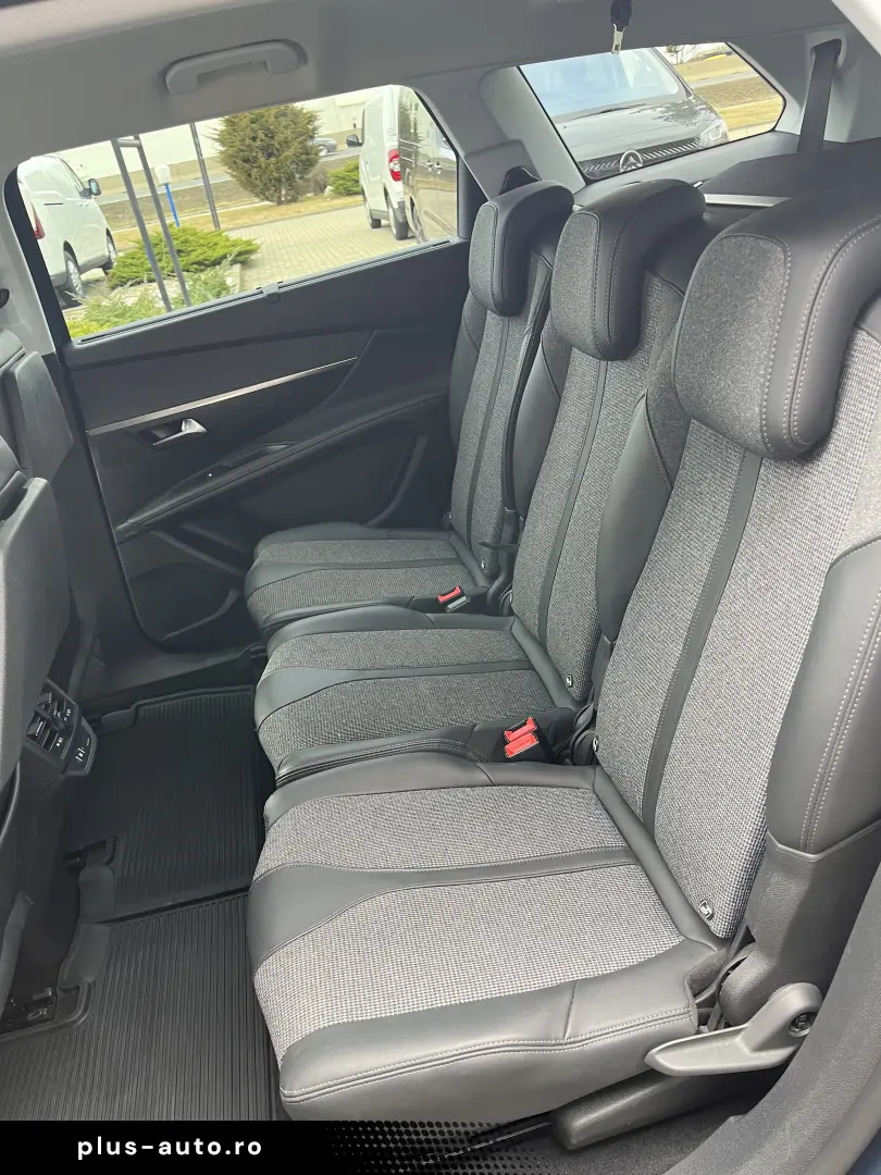 PEUGEOT 5008 SUV ALLURE 1.5 BLUEHDI FAP STT 130 CP