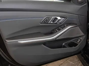 BMW M340d xDrive Navi AHK Panorama Leder e-Sitze HUD