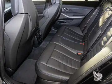 BMW M340d xDrive Navi AHK Panorama Leder e-Sitze HUD