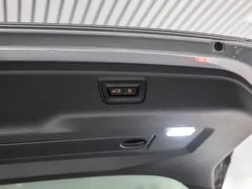 BMW M340d Touring xDrive PANO AHK LED HUD NAVI H K