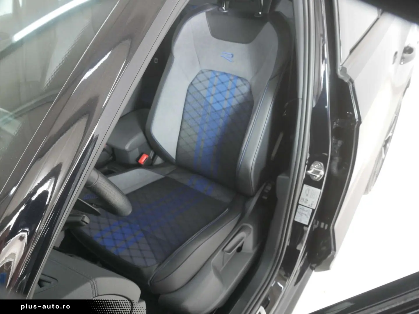 VW T-Roc 2.0 TSI 4Mot. R DSG AKRA AHK Matrix NAV SH