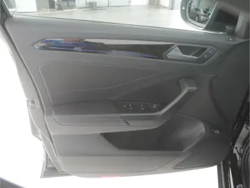 VW T-Roc 2.0 TSI 4Mot. R DSG AKRA AHK Matrix NAV SH