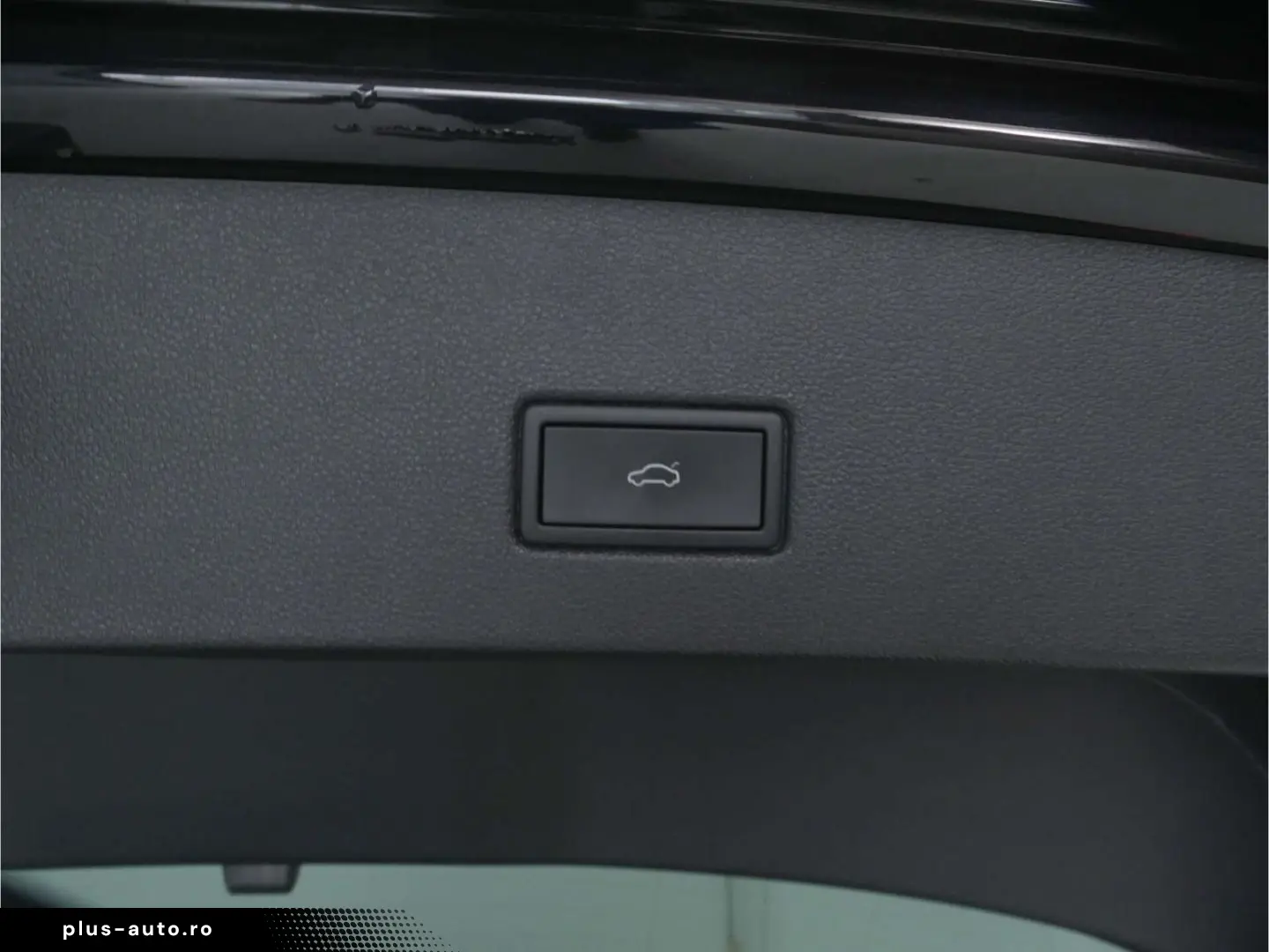 VW T-Roc 2.0 TSI 4Mot. R DSG AKRA AHK Matrix NAV SH