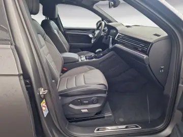 VW Touareg 3.0 TDI R-Line AHK Matrix Nachtsicht Pan