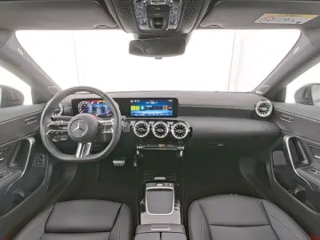 MERCEDES-BENZ CLA 250 4M Coupé   AMG BURM NIGHT MULTI KAMERA