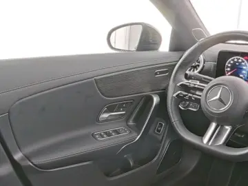 MERCEDES-BENZ CLA 250 4M Coupé   AMG BURM NIGHT MULTI KAMERA