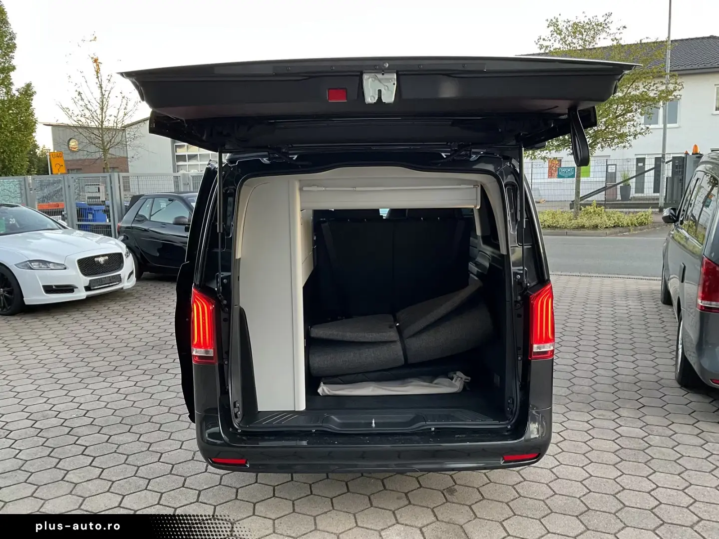 Mercedes-Benz V 250 VanTourer Urban Camper