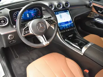 MERCEDES-BENZ CLE 220 d COUPE Avantgarde HEAD-UP PANO KAMERA