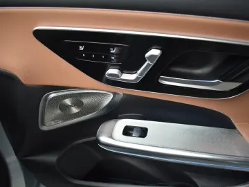 MERCEDES-BENZ CLE 220 d COUPE Avantgarde HEAD-UP PANO KAMERA