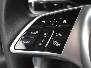 MERCEDES-BENZ CLE 220 d COUPE Avantgarde HEAD-UP PANO KAMERA