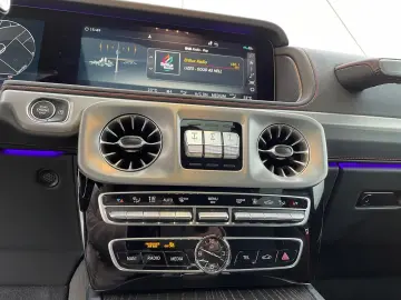 MERCEDES-BENZ G 400d AMG-LINE LEDER 360 KAMERA STANDHZ PANO