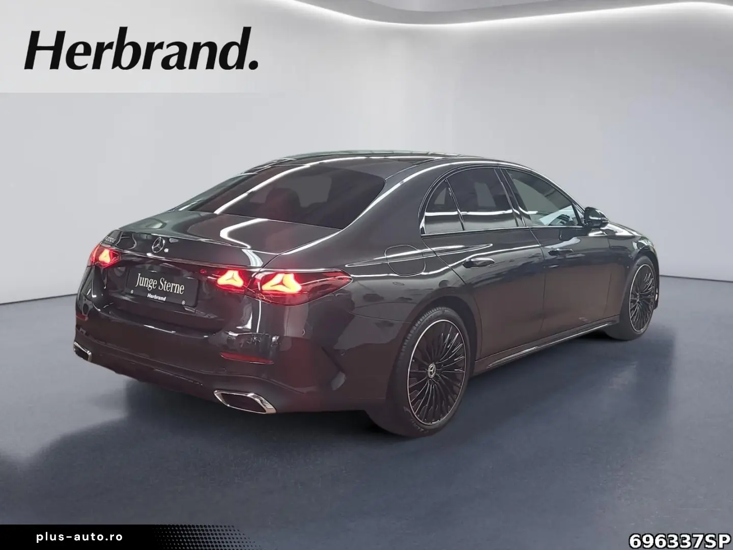 MERCEDES-BENZ E 220 d AMG NIGHT PANO DISTRONIC KEYLESS-GO