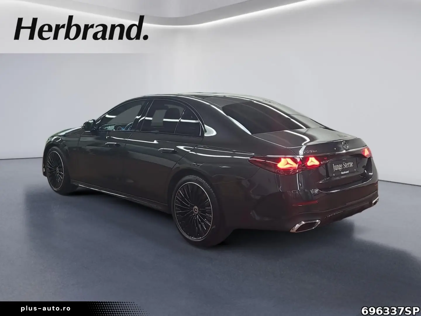 MERCEDES-BENZ E 220 d AMG NIGHT PANO DISTRONIC KEYLESS-GO