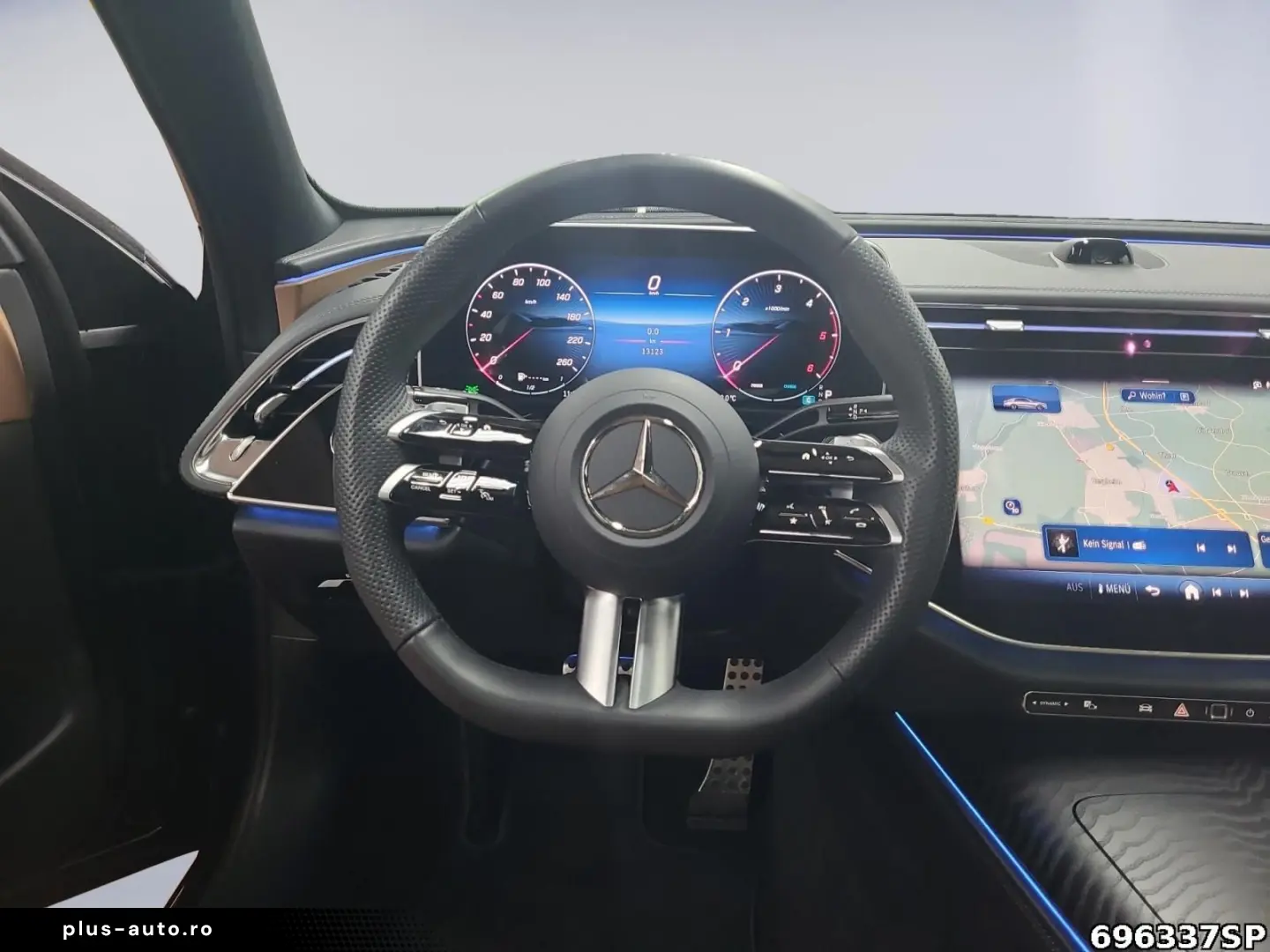 MERCEDES-BENZ E 220 d AMG NIGHT PANO DISTRONIC KEYLESS-GO