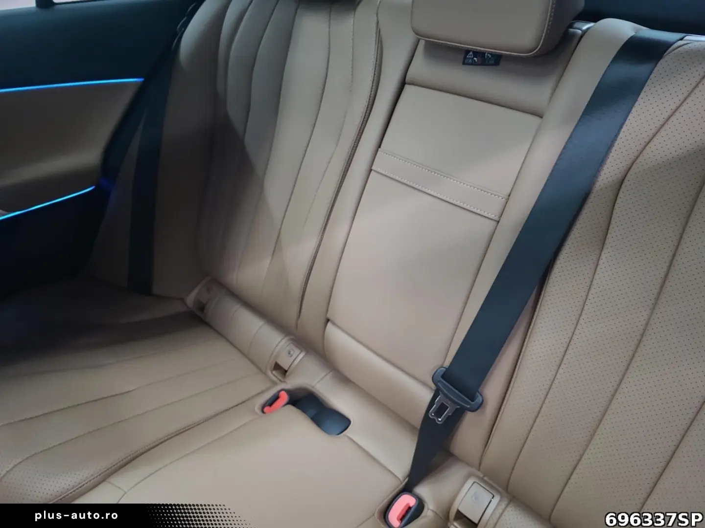 MERCEDES-BENZ E 220 d AMG NIGHT PANO DISTRONIC KEYLESS-GO