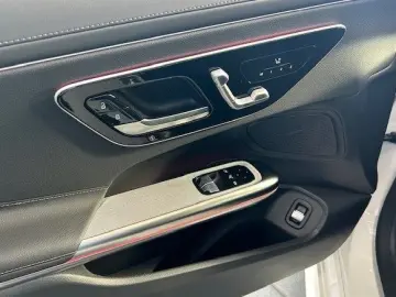 MERCEDES-BENZ CLE 200 Coupé AMG Pano Memory getöntes Glas