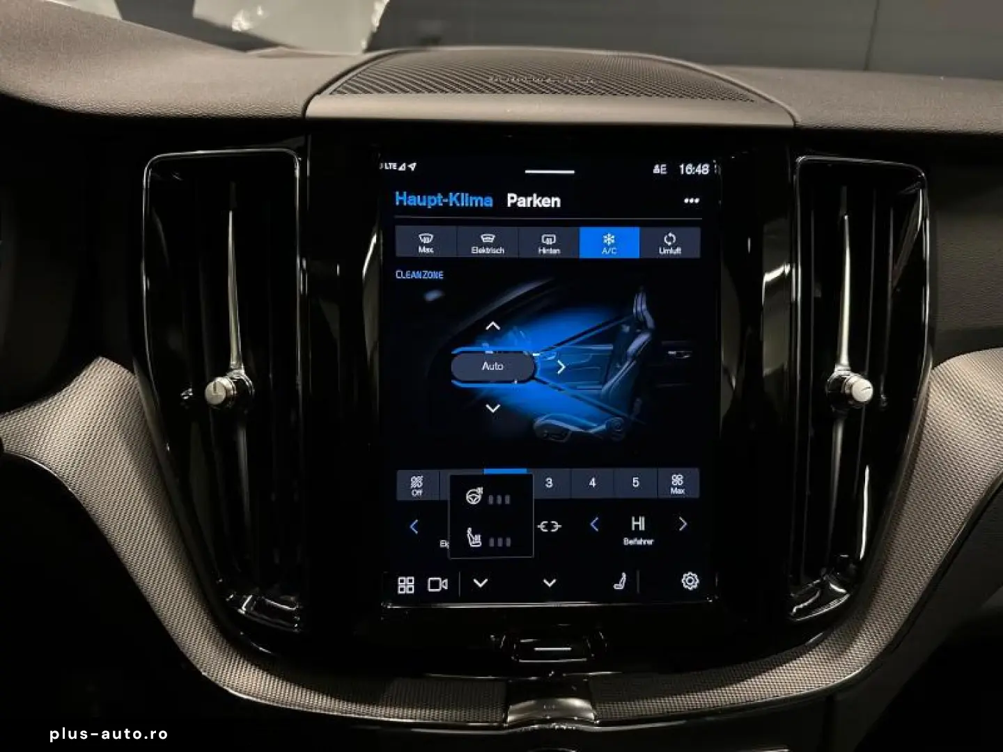 Volvo XC60 Plus Dark AWD  PANORAMA 360˚