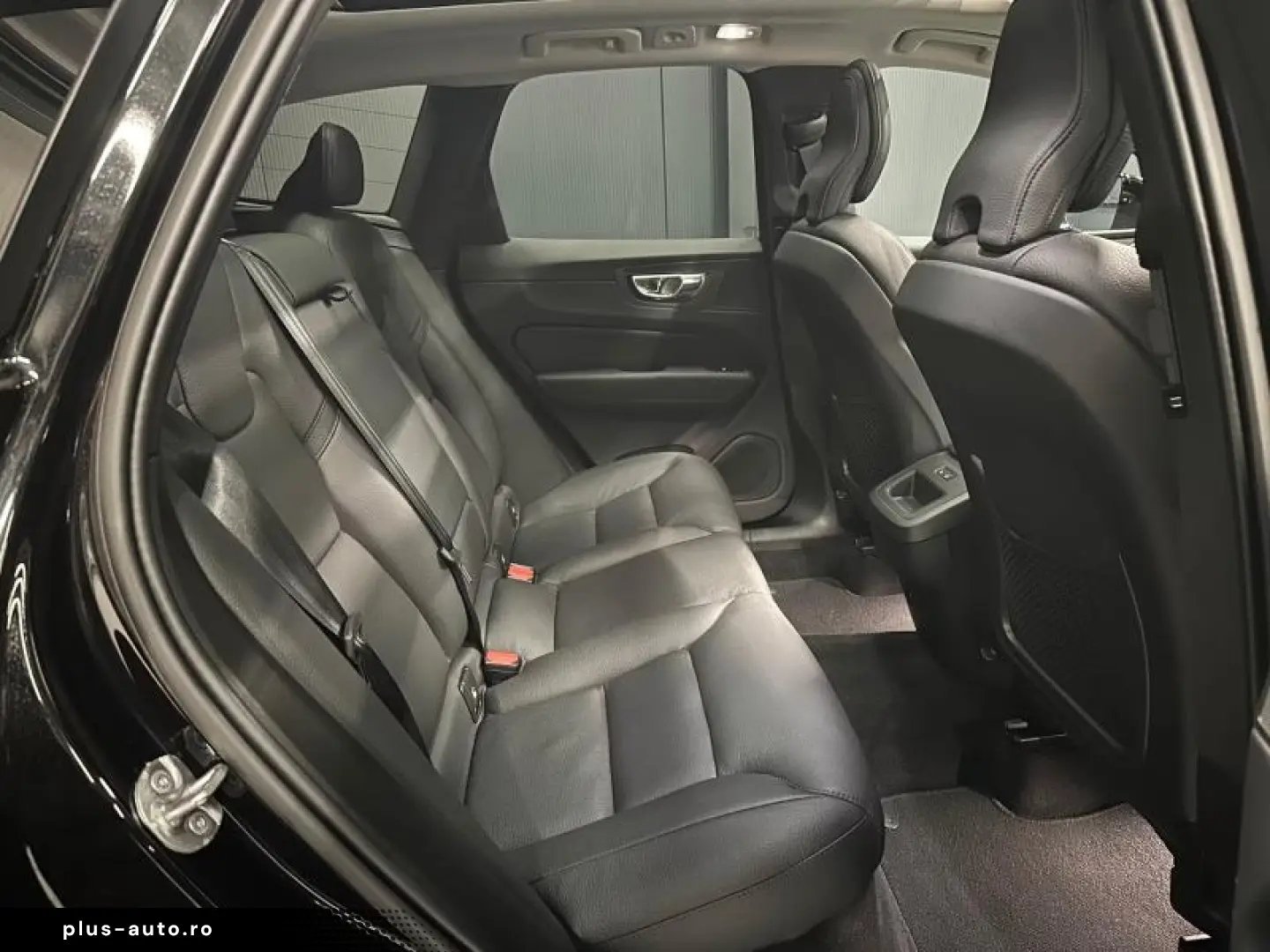 Volvo XC60 Plus Dark AWD  PANORAMA 360˚