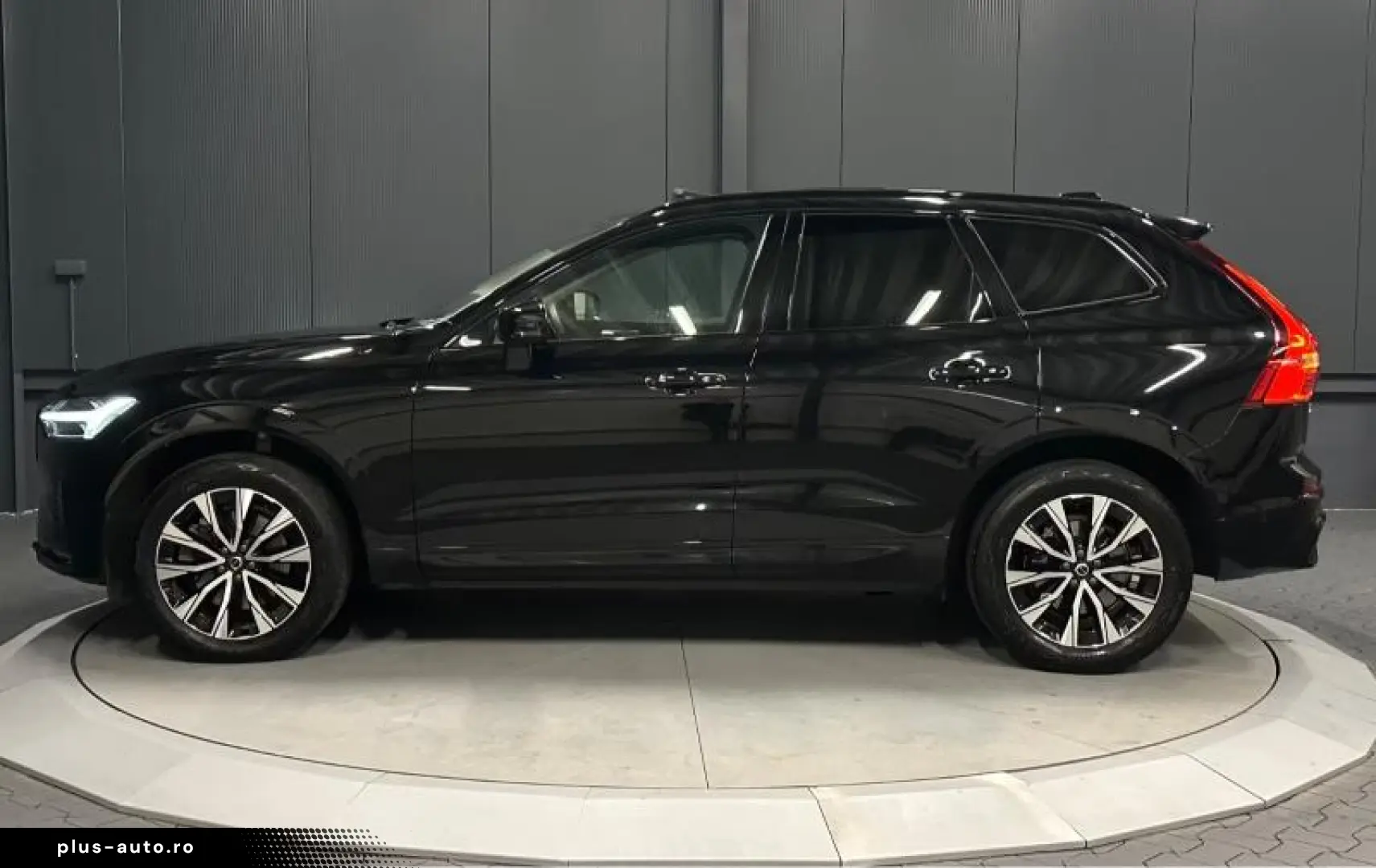 Volvo XC60 Plus Dark AWD  PANORAMA 360˚