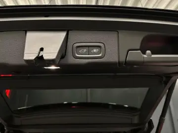 Volvo XC60 Plus Dark AWD  PANORAMA 360˚