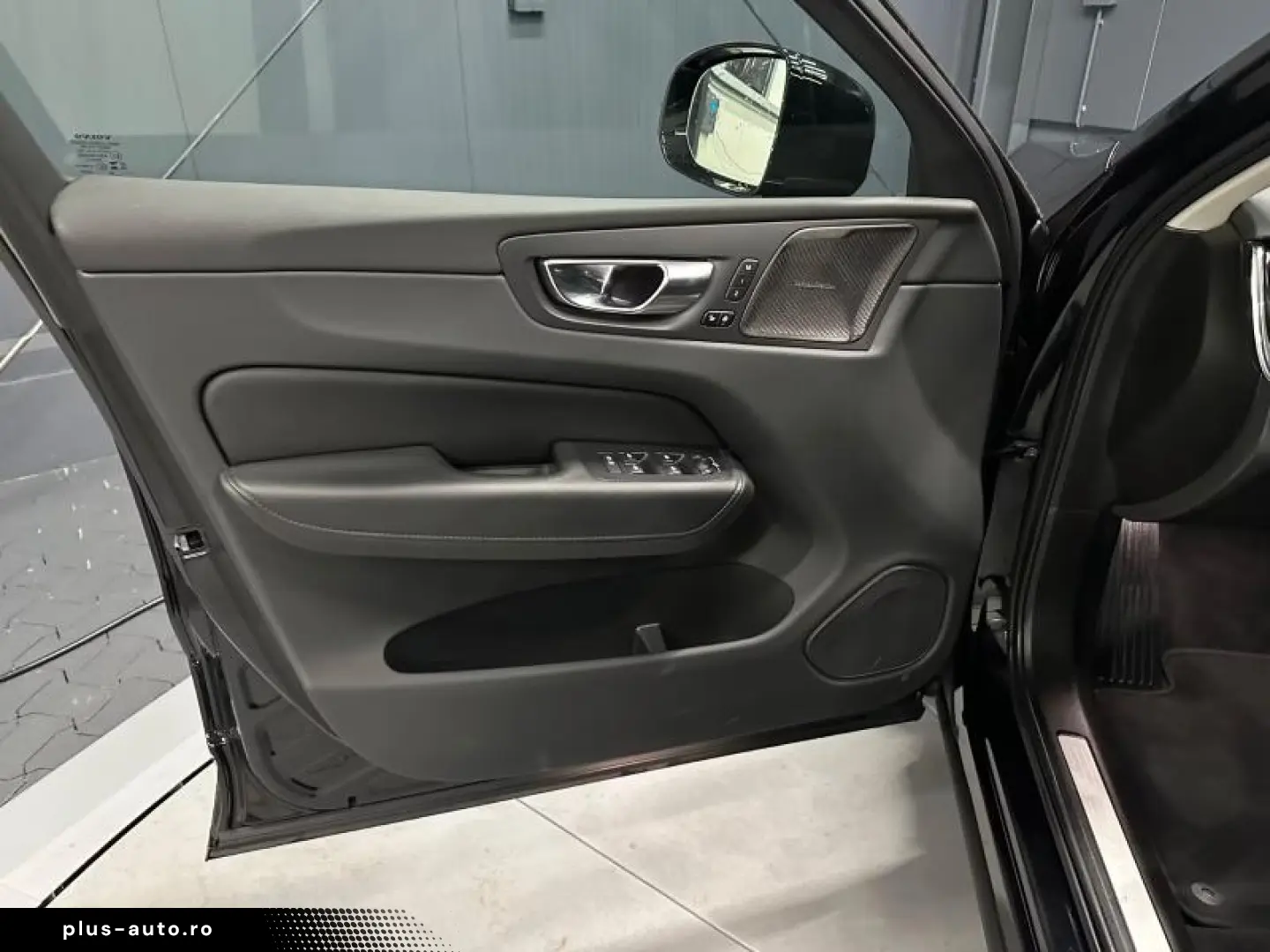 Volvo XC60 Plus Dark AWD  PANORAMA 360˚