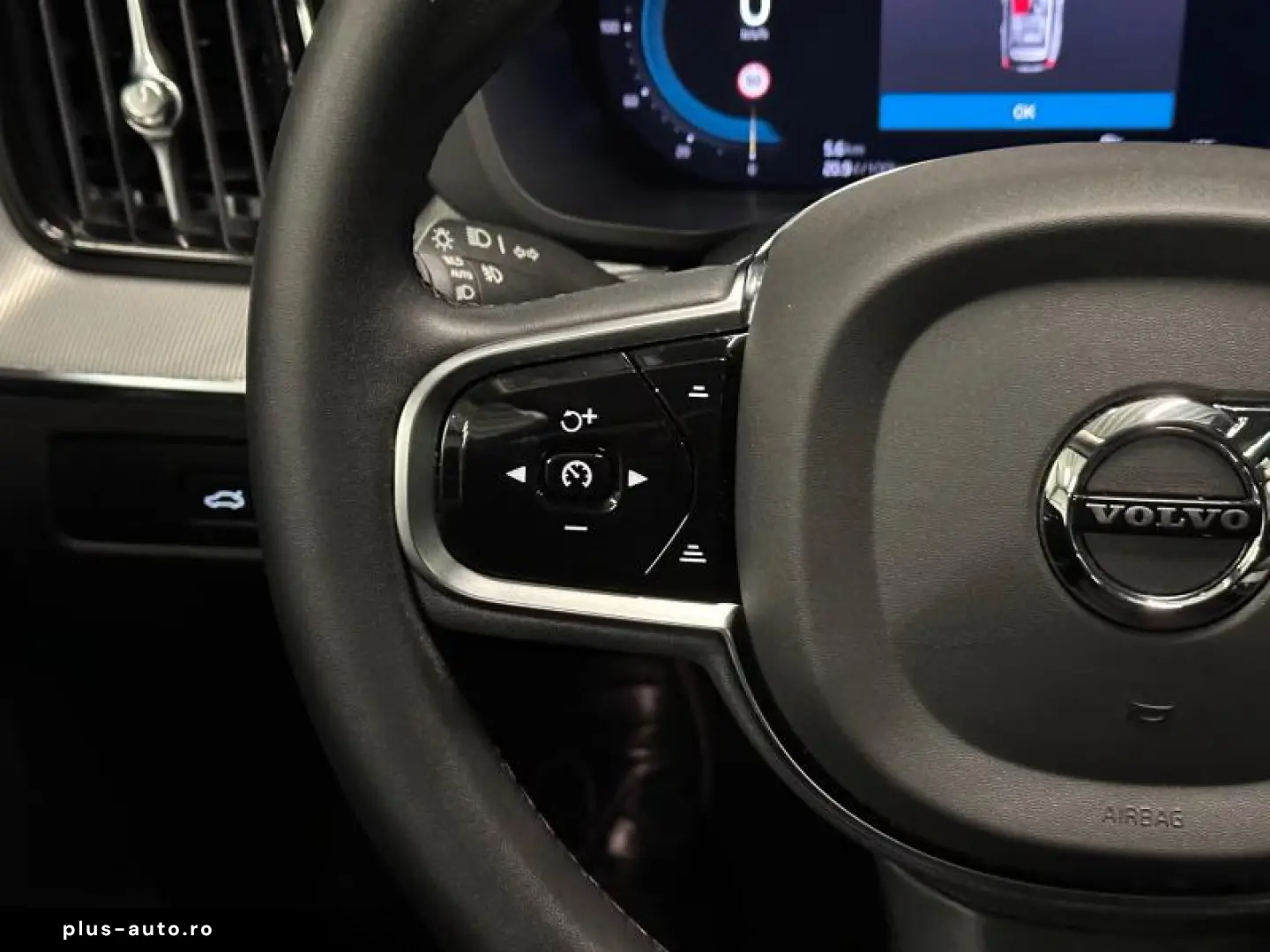 Volvo XC60 Plus Dark AWD  PANORAMA 360˚