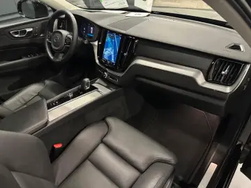 Volvo XC60 Plus Dark AWD  PANORAMA 360˚
