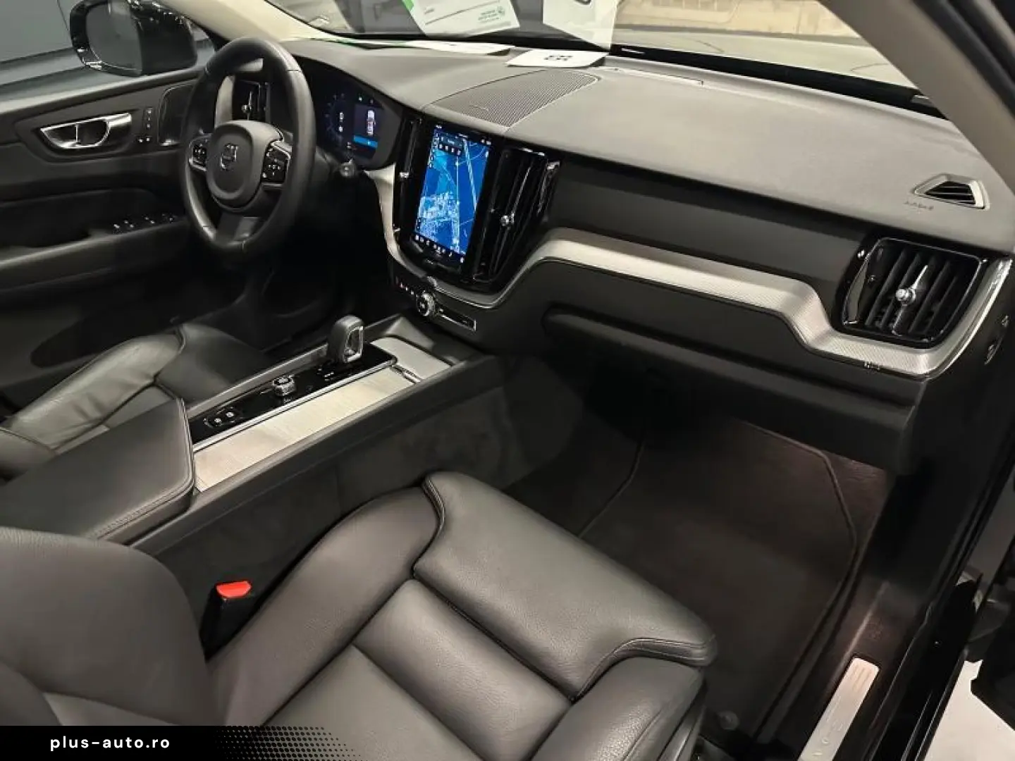 Volvo XC60 Plus Dark AWD  PANORAMA 360˚