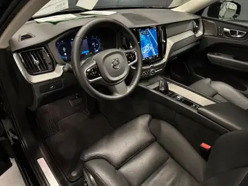 Volvo XC60 Plus Dark AWD  PANORAMA 360˚