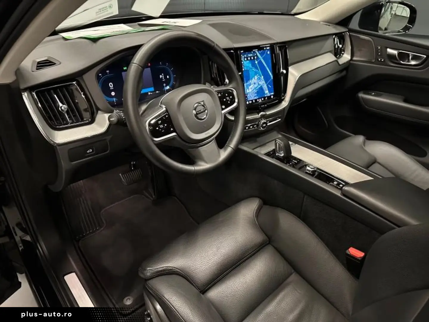 Volvo XC60 Plus Dark AWD  PANORAMA 360˚