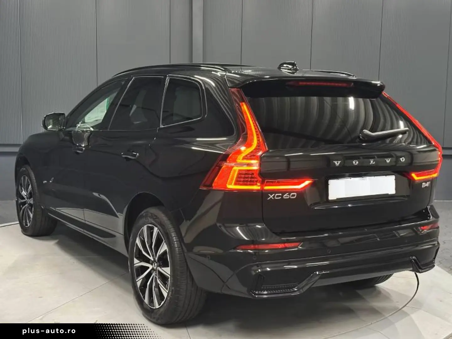 Volvo XC60 Plus Dark AWD  PANORAMA 360˚