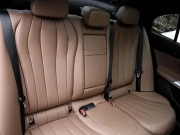 MERCEDES-BENZ E 200 4M AMG Superscreen Pano Burm4D N&hellip;