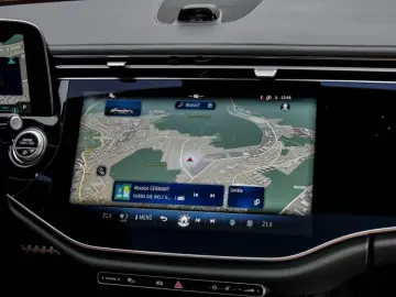 MERCEDES-BENZ E 200 4M AMG Superscreen Pano Burm4D N&hellip;