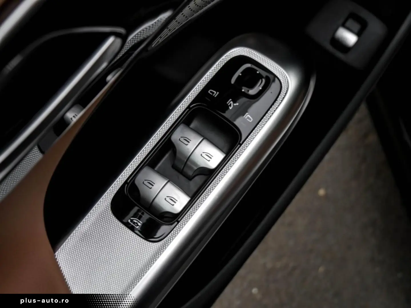 MERCEDES-BENZ E 200 4M AMG Superscreen Pano Burm4D N&hellip;