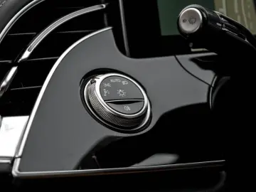 MERCEDES-BENZ E 200 4M AMG Superscreen Pano Burm4D N&hellip;