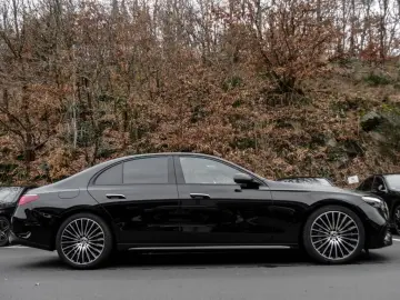 MERCEDES-BENZ E 200 4M AMG Superscreen Pano Burm4D N&hellip;