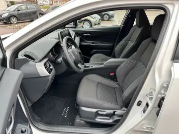 TOYOTA C-HR Flow 1.8-l-VVTi Hybrid  Carplay 2023