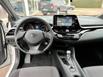 TOYOTA C-HR Flow 1.8-l-VVTi Hybrid  Carplay 2023