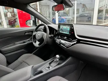 TOYOTA C-HR Flow 1.8-l-VVTi Hybrid  Carplay 2023