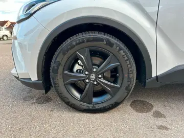 TOYOTA C-HR Flow 1.8-l-VVTi Hybrid  Carplay 2023